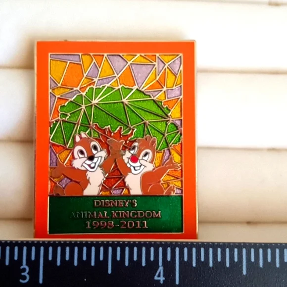 DISNEY'S ANIMAL KINGDOM 1998-2011 LE PASSHOLDER EXCLUSIVE PIN - Picture 3 of 6